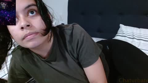 Snapshot of avrilthompson_ chatting on December 6, 12:02 am Avril Thompson online show from December 6, 12:02 am