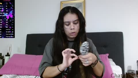 Snapshot of avrilthompson_ chatting on January 29, 12:12 am Avril Thompson online show from January 29, 12:12 am