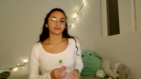 Snapshot of avvaiia chatting on January 8, 3:31 am Avaia online show from January 8, 3:31 am