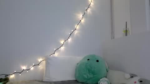 Snapshot of avvaiia chatting on January 8, 10:34 pm Avaia online show from January 8, 10:34 pm