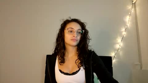 Snapshot of avvaiia chatting on January 14, 11:42 pm Avaia online show from January 14, 11:42 pm