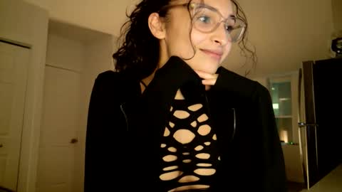 Snapshot of avvaiia chatting on February 20, 3:03 am Avaia online show from February 20, 3:03 am