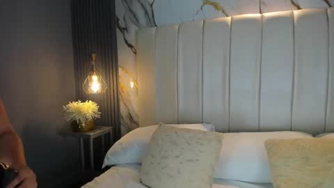 Avy  online show from October 11, 11:42 am