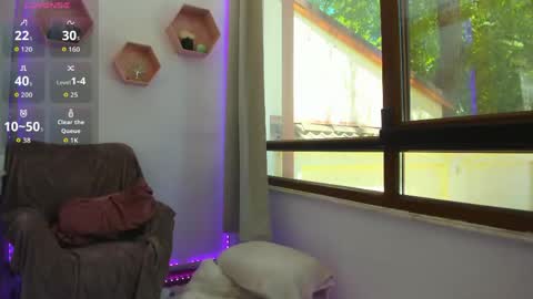 Jolie online show from May 18, 9:59 am