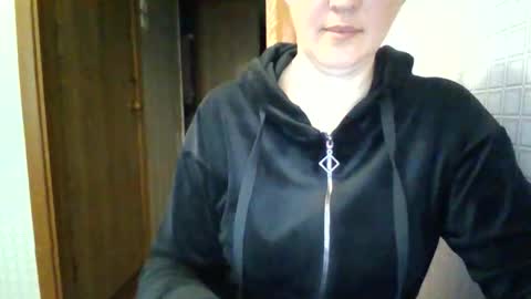 awesomeladyy online show from May 12, 9:17 am