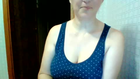 awesomeladyy online show from July 2, 9:43 pm