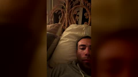 Snapshot of axel101101 chatting on March 29, 9:31 am Axel Palacios online show from March 29, 9:31 am