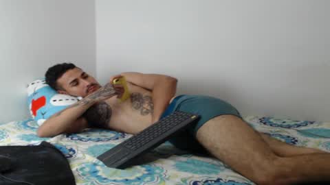 Axel online show from December 21, 6:12 pm