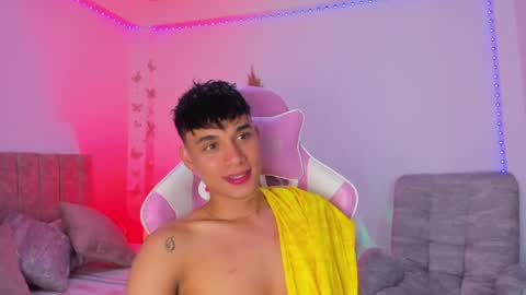 AXEL online show from May 5, 2:30 am