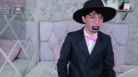 Axel Evanss online show from October 21, 1:45 pm