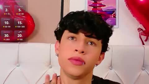 Axel Evanss online show from February 19, 12:45 pm