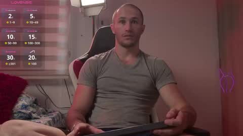 Axel Fairchaild online show from May 19, 1:17 pm