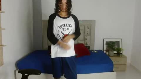 Axel online show from December 20, 11:45 pm