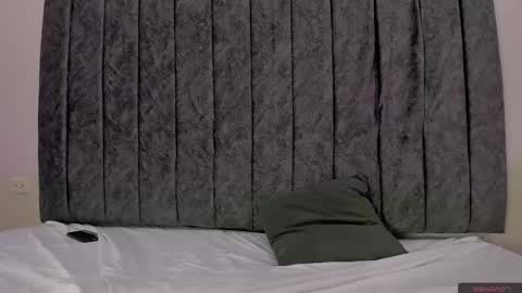 axel_grays online show from March 1, 4:22 pm