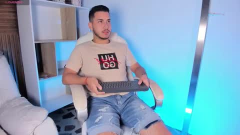 axel_grey_ online show from September 27, 12:21 pm