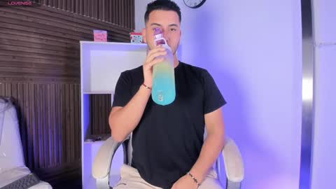 axel_grey_ online show from November 14, 12:37 pm