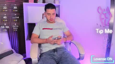 axel_grey_ online show from November 18, 12:42 pm