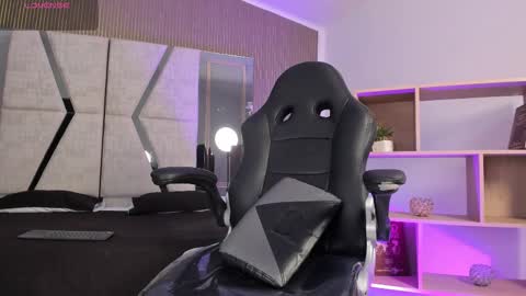 axel_grey_ online show from February 20, 12:49 pm