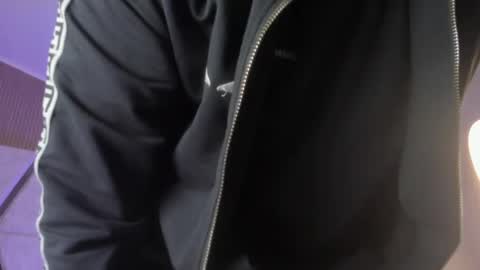 Snapshot of axel_grey_ chatting on May 31, 12:23 pm axel_grey_ online show from May 31, 12:23 pm