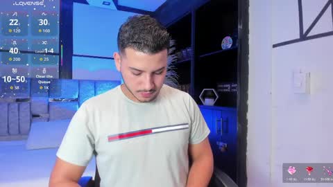 Snapshot of axel_grey_ chatting on June 4, 5:13 am axel_grey_ online show from June 4, 5:13 am