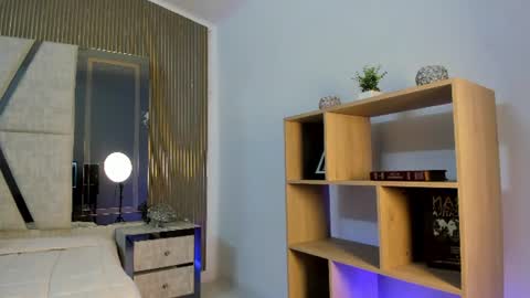 Snapshot of axel_grey_ chatting on June 16, 12:41 pm axel_grey_ online show from June 16, 12:41 pm