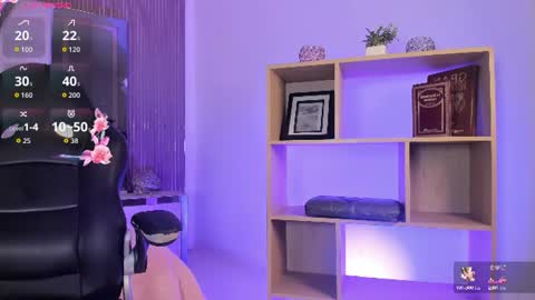 Snapshot of axel_grey_ chatting on June 22, 12:35 pm axel_grey_ online show from June 22, 12:35 pm