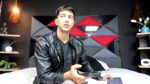 axel_hendrick online show from February 24, 11:41 am