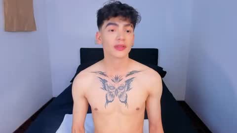 Snapshot of axel_inkshade chatting on August 8, 10:23 pm Axel online show from August 8, 10:23 pm