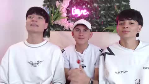 Snapshot of axel_milo_and_kairo chatting on November 9, 10:08 pm axel_milo_and_kairo online show from November 9, 10:08 pm