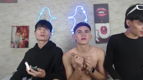 Snapshot of axel_milo_and_kairo chatting on November 15, 8:38 pm axel_milo_and_kairo online show from November 15, 8:38 pm