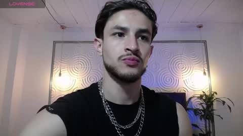 Axel  online show from May 2, 3:39 pm