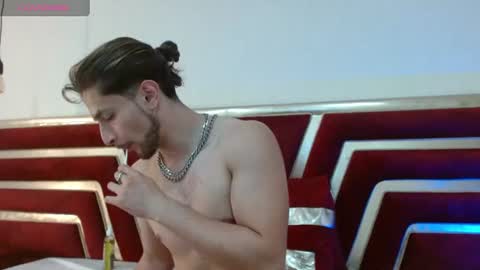 Snapshot of axel_porn_ chatting on June 11, 12:32 am Axel online show from June 11, 12:32 am