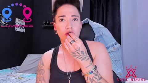 Snapshot of axel_rouse1 chatting on December 5, 10:23 pm Axel Rouse online show from December 5, 10:23 pm