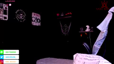 Snapshot of axel_rouse1 chatting on October 2, 4:36 pm Axel Rouse online show from October 2, 4:36 pm