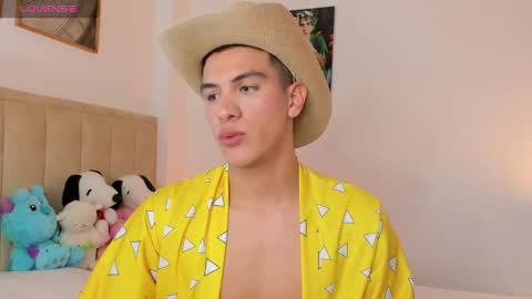 Snapshot of axel_sliim chatting on November 24, 5:29 am axel slim online show from November 24, 5:29 am