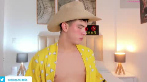 Snapshot of axel_sliim chatting on January 19, 4:16 am axel slim online show from January 19, 4:16 am