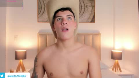 Snapshot of axel_sliim chatting on February 8, 6:50 am axel slim online show from February 8, 6:50 am