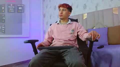 Snapshot of axel_tay1 chatting on September 30, 3:33 am AXEL  online show from September 30, 3:33 am