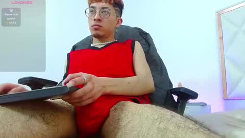 Snapshot of axel_tay1 chatting on October 15, 4:12 am AXEL  online show from October 15, 4:12 am