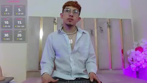 Snapshot of axel_tay1 chatting on October 21, 3:51 am AXEL  online show from October 21, 3:51 am