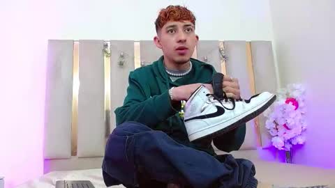 Snapshot of axel_tay1 chatting on October 23, 3:28 am AXEL  online show from October 23, 3:28 am