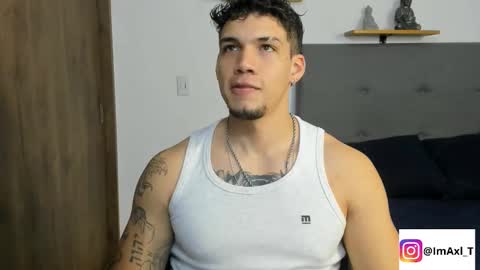 INDEPENDENT MODEL  online show from November 17, 10:59 pm