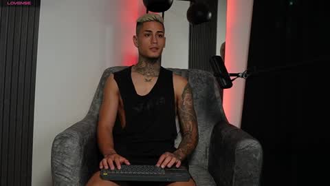 Agustin online show from December 14, 12:01 am