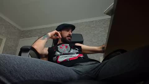 Snapshot of axelcolton chatting on December 12, 2:11 pm AxelColton online show from December 12, 2:11 pm