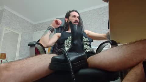 Snapshot of axelcolton chatting on December 23, 9:27 am AxelColton online show from December 23, 9:27 am