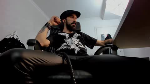 Snapshot of axelcolton chatting on January 2, 12:57 pm AxelColton online show from January 2, 12:57 pm