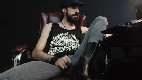 Snapshot of axelcolton chatting on January 12, 8:57 am AxelColton online show from January 12, 8:57 am
