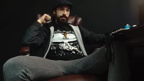 Snapshot of axelcolton chatting on January 13, 6:16 am AxelColton online show from January 13, 6:16 am