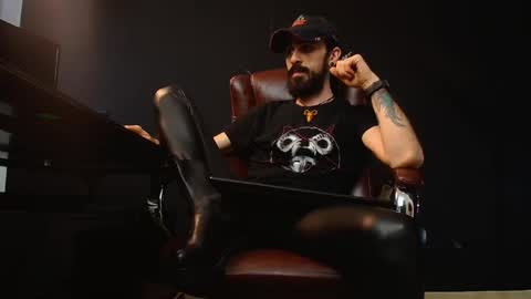 Snapshot of axelcolton chatting on January 15, 1:20 pm AxelColton online show from January 15, 1:20 pm