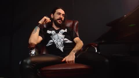 Snapshot of axelcolton chatting on January 17, 10:00 am AxelColton online show from January 17, 10:00 am